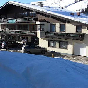 3* Bed and Breakfast Hotel-pension Flora